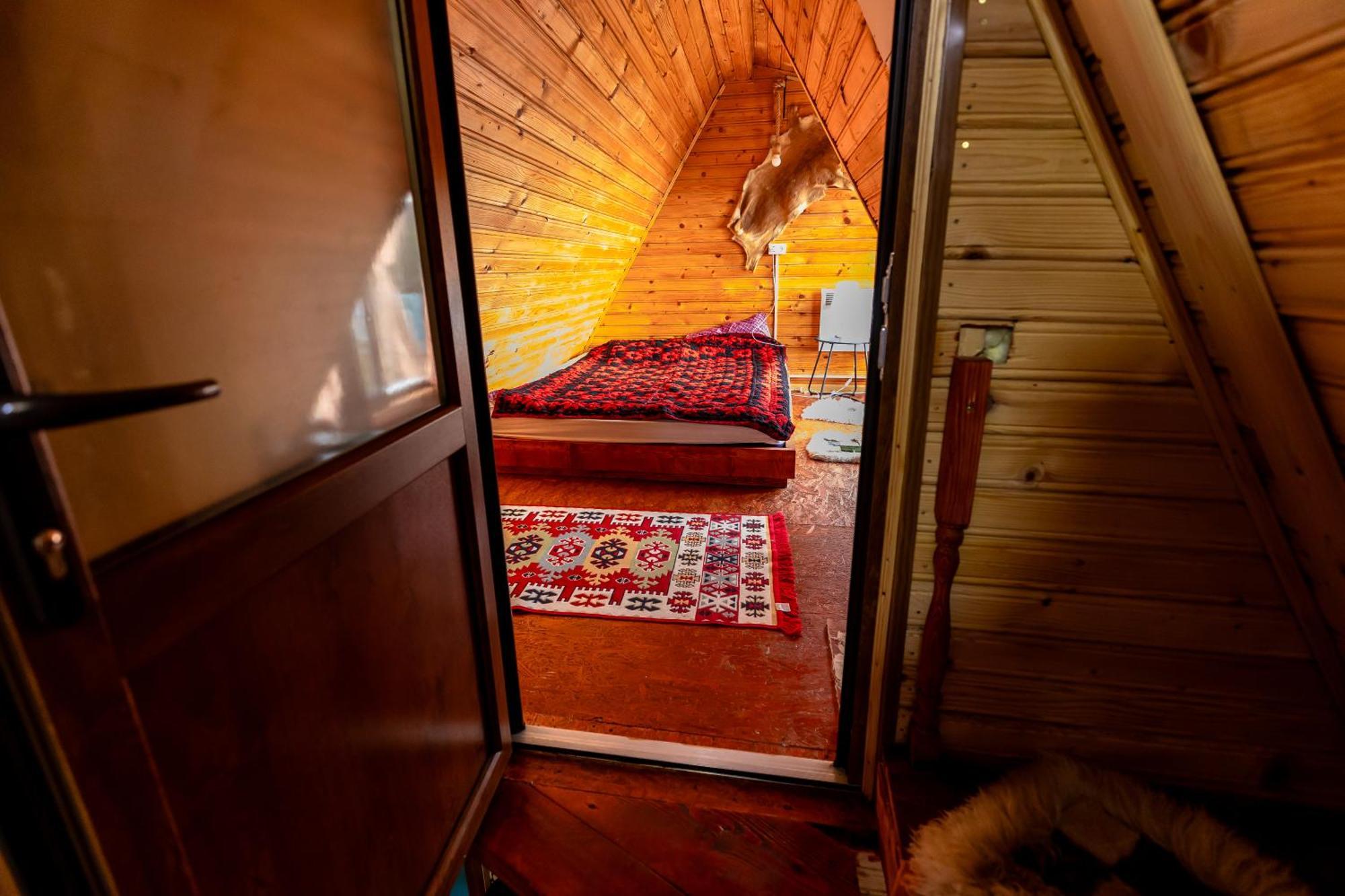Catunu' Lui Emil Villa Carbunesti Bagian luar foto